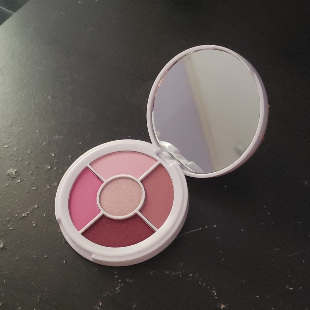 🌷NWOT Donut Eyeshadow🌷